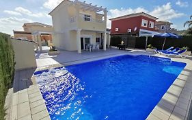 VILLA DE LUJO CON PISCINA PRIVADA, JACUZZI y BARBACOA